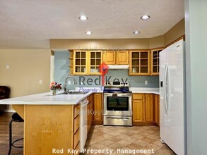 213 Lakeview Dr in Stansbury Park, UT - Building Photo - Building Photo