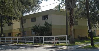 117 NW 15th St Apartments