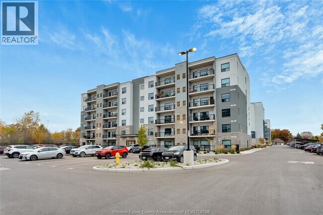 3340 Stella Crescent in Windsor, ON - Building Photo - Building Photo