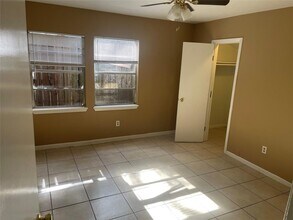 829 Oak St-Unit -B in Houston, TX - Building Photo - Building Photo