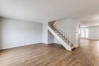 10816 Briar Forest Dr in Houston, TX - Building Photo - Building Photo