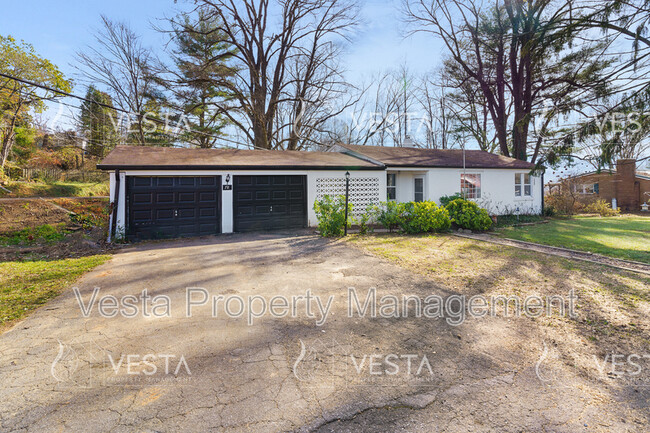 78 Moody Ave in Candler, NC - Building Photo - Building Photo