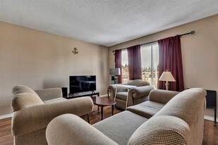 9409 81 Ave in Grande Prairie, AB - Building Photo