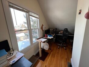 79 Capen St, Unit 2 in Medford, MA - Building Photo - Building Photo