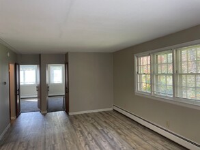 382-384 River St in Springfield, VT - Building Photo - Interior Photo