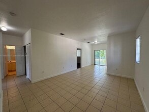 2641 NE 4th St, Unit 204 in Homestead, FL - Building Photo - Building Photo