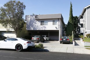 Vinton Apartments in Los Angeles, CA - Building Photo