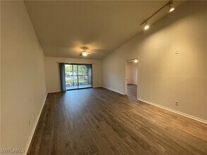2142 Arbour Walk Cir in Naples, FL - Foto de edificio - Building Photo