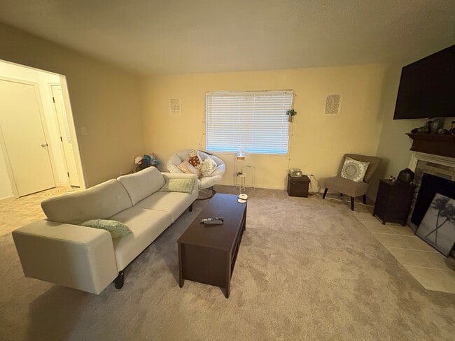 property at 1807 E Lindsey St