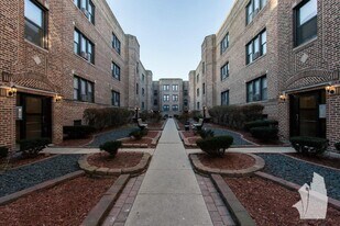 3731 N Pine Grove Ave, Unit 3E in Chicago, IL - Building Photo