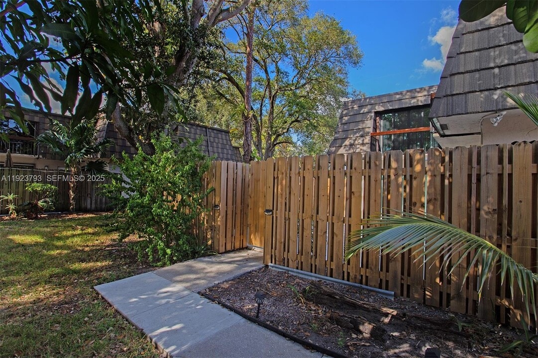 4059 Palm Bay Cir in West Palm Beach, FL - Building Photo