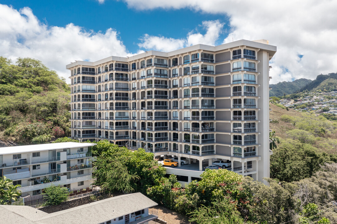 Royal Vista in Honolulu, HI - Building Photo