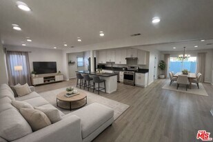 10745 Saticoy St in Los Angeles, CA - Building Photo