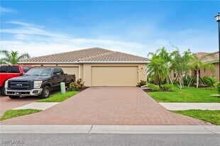 2616 Vine Ave in Naples, FL - Building Photo