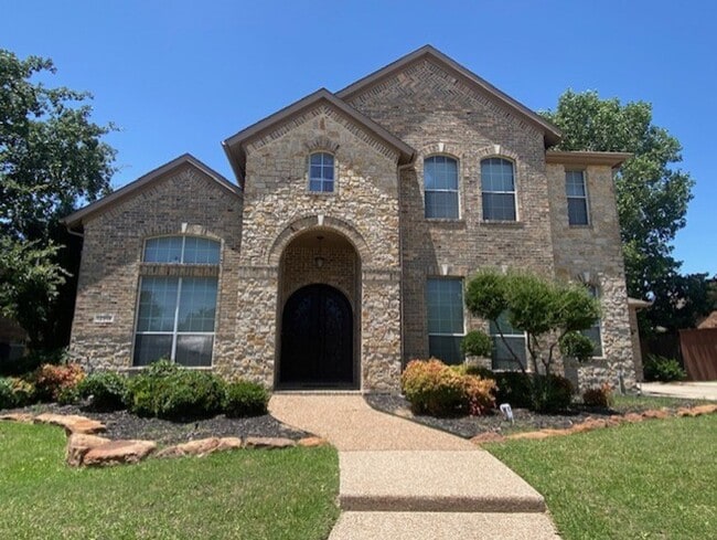12313 Maplewood Dr