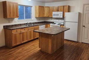 1806 Wilder Ave, Unit B Apartments