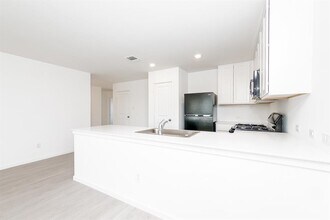 12508 Huntington Rdg Wy in Oklahoma City, OK - Foto de edificio - Building Photo