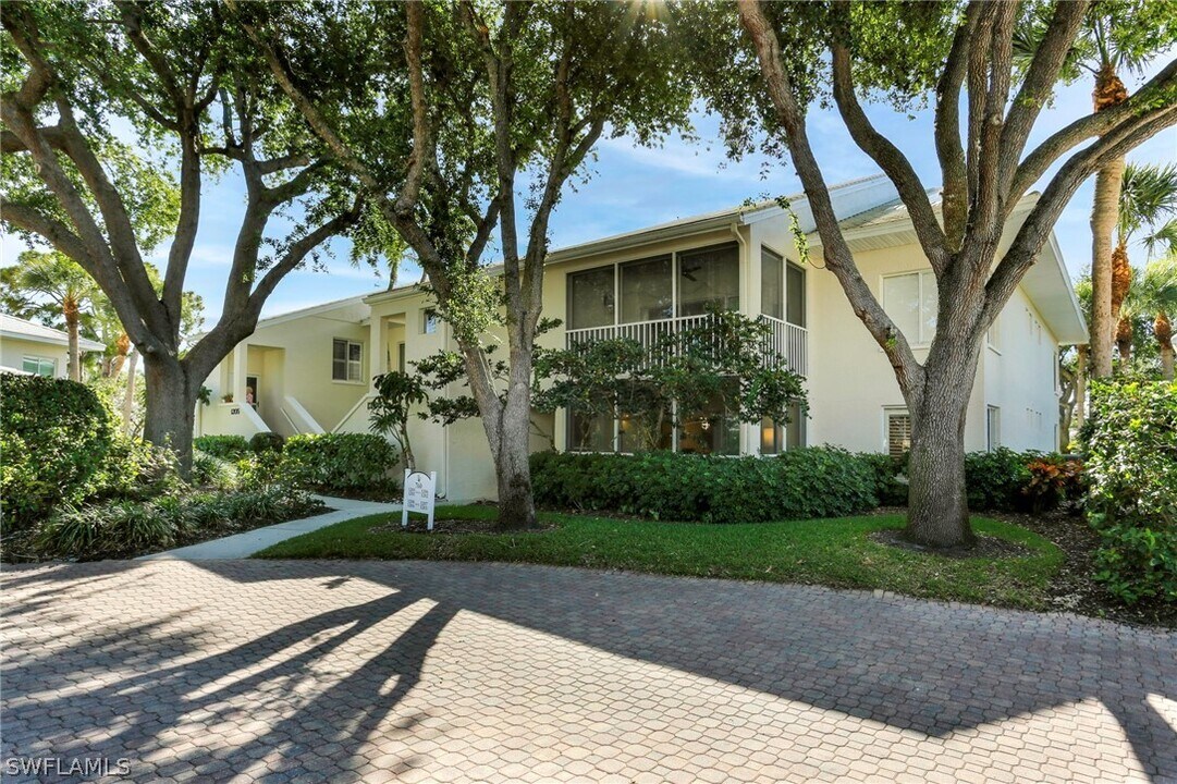 760 Willowbrook Dr in Naples, FL - Foto de edificio