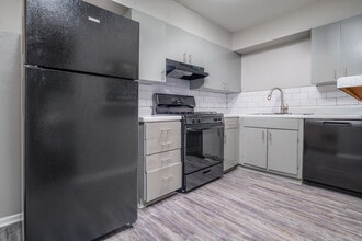 Arabella Apartments in San Antonio, TX - Building Photo - Building Photo