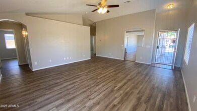 7333 W Elwood St in Phoenix, AZ - Building Photo - Building Photo