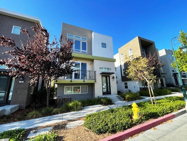 168 Llano de los Robles Ave in San Jose, CA - Building Photo - Building Photo
