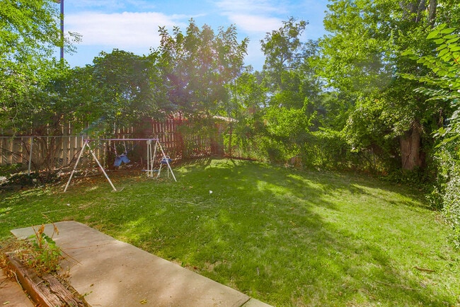 property at 1251 E Walnut St