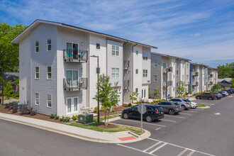 100 Prince in Athens, GA - Foto de edificio - Building Photo