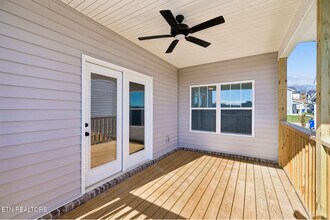 122 Roseberry St in Oak Ridge, TN - Foto de edificio - Building Photo