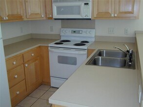 413 Atlantic Dr in St. Simons Island, GA - Building Photo - Building Photo