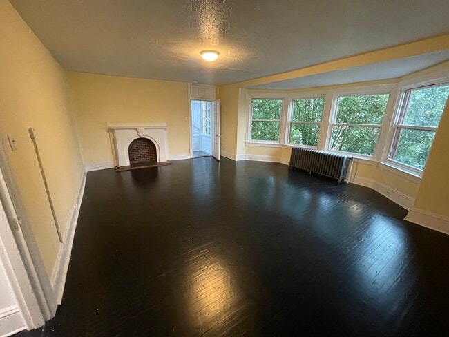 35 N Queen St, Unit 3 in York, PA - Building Photo - Building Photo