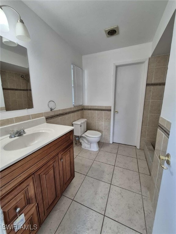 property at 996 Jasmine St