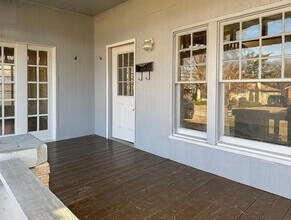 1337 W Gambrell St in Fort Worth, TX - Building Photo - Building Photo
