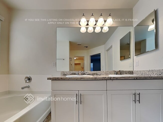 3243 W Yellow Peak Dr in Queen Creek, AZ - Building Photo - Building Photo