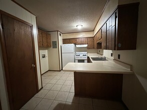 710 E O St in Russellville, AR - Foto de edificio - Building Photo