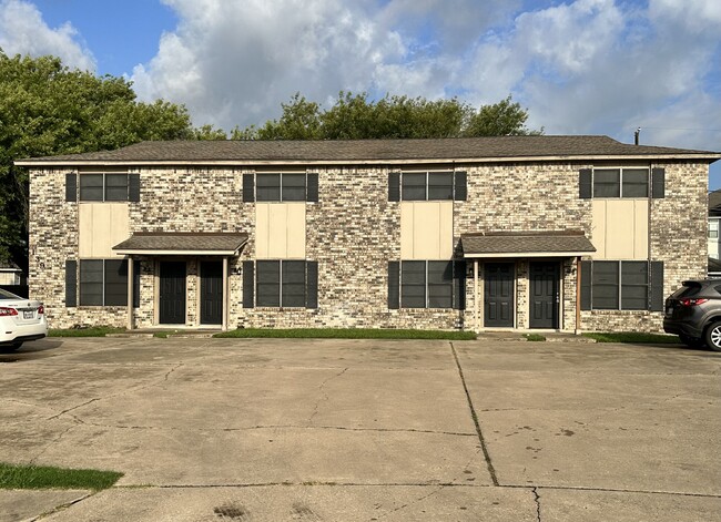 206 Regency Ave in Victoria, TX - Building Photo - Building Photo