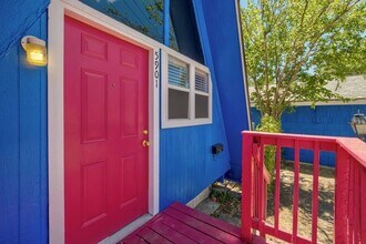 1300 Yorkshire Dr in Austin, TX - Building Photo - Building Photo