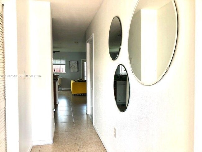 3071 Riverside Dr in Coral Springs, FL - Building Photo - Building Photo