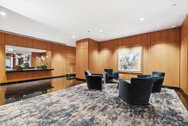 680 N Lake Shore Dr in Chicago, IL - Foto de edificio - Building Photo