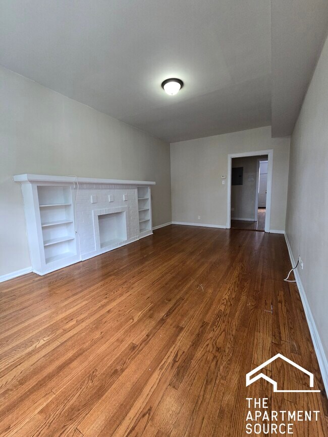 property at 3753 W Sunnyside Ave