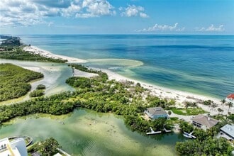 9397 Midnight Pass Rd in Sarasota, FL - Building Photo - Building Photo