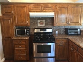 215 W Hampshire Ave, Unit 2