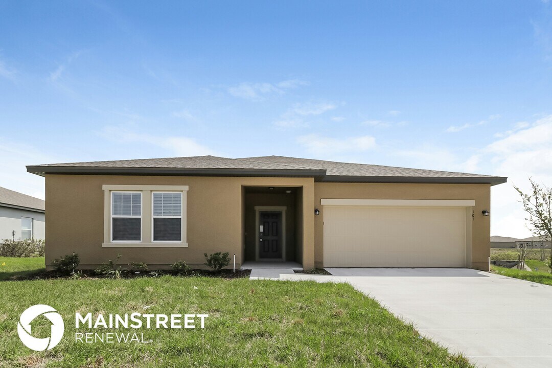 101 Hidden Lk Lp in Haines City, FL - Building Photo