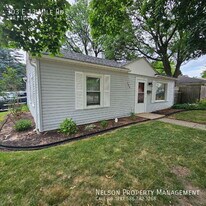 303 E Thirteen Mile Rd in Royal Oak, MI - Building Photo