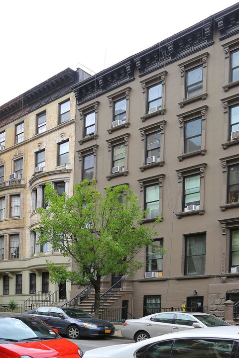 38 W 85th St in New York, NY - Building Photo