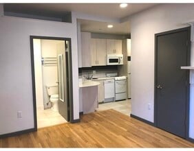 142 Bowdoin St, Unit 22 in Boston, MA - Building Photo - Building Photo