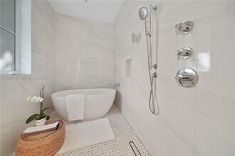 6901 Veronese St in Coral Gables, FL - Building Photo - Building Photo
