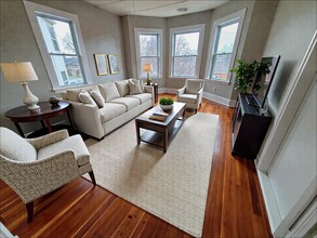 168 Appleton Ave, Unit # II in Pittsfield, MA - Foto de edificio - Building Photo