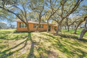 111 Grist Mill Rd in Kyle, TX - Building Photo - Building Photo