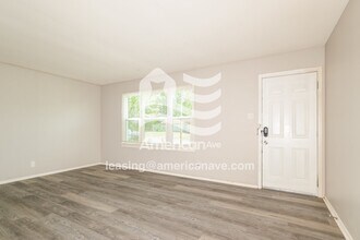 10909 Pear Tree Ln in St. Ann, MO - Building Photo - Building Photo