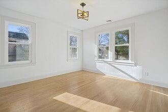 344 Marlboro Rd in Englewood, NJ - Building Photo - Building Photo